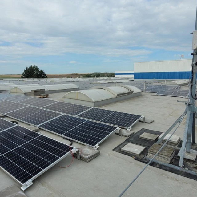 „A napenergia kezdetben luxus volt. Ma az a luxus, ha egy gyártó nem használja”