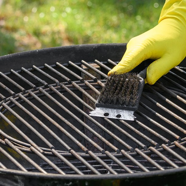 A faszenes grillező profi megtisztításának 5 lépése: ne hagyd ki egyiket sem!